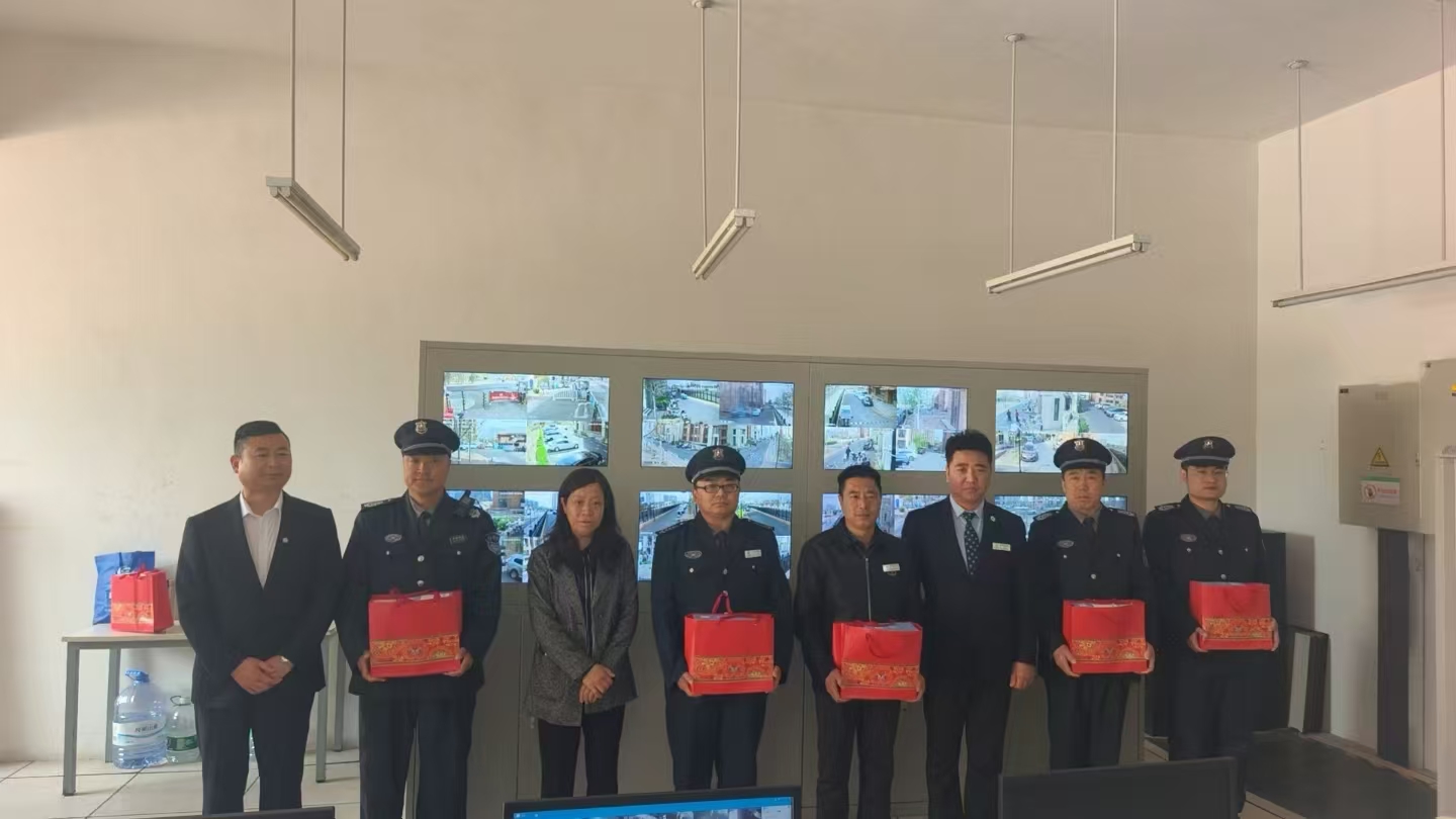 小區(qū)凌晨突發(fā)火情 保安消防聯(lián)動(dòng)救援化險(xiǎn)為夷